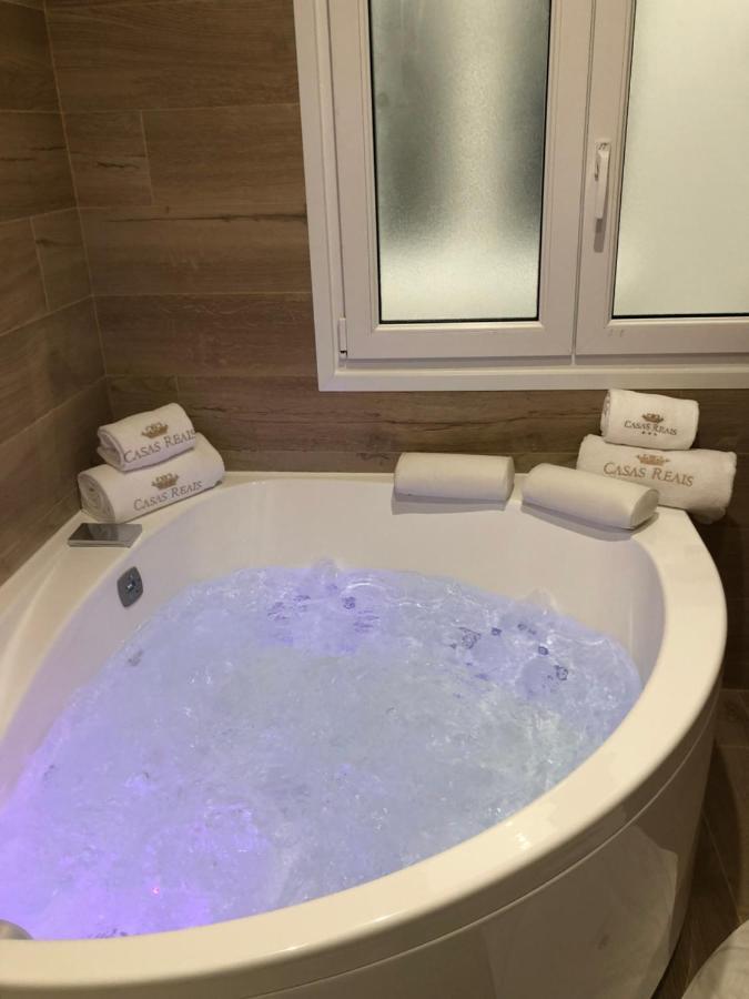 Luxury Apartment With Jacuzzi サンティアゴ・デ・コンポステーラ エクステリア 写真